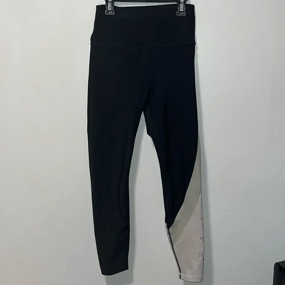 EXCELLENT CONDITION WOMEN’S SIZE MEDIUM PELOTON SHOW UP LOGO LEGGINGS